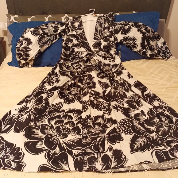 Farm Rio Dress - Picture 6 of 7